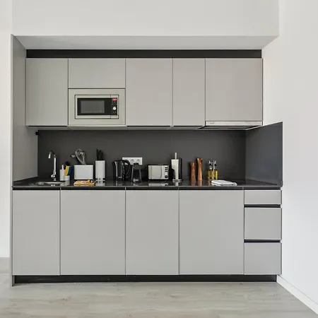 Limehome Calle De Cadiz